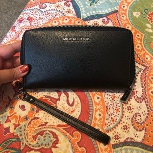 Michael Kors wristlet/wallet